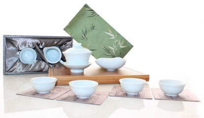 絲茶交融 當四川絲綢網邂逅茶具，演繹傳統文化新魅力